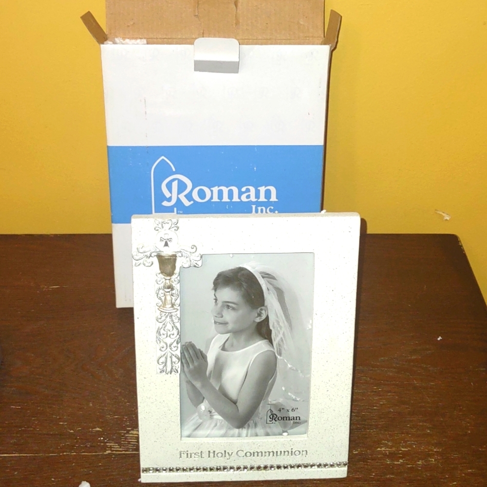 NIB FIRST COMMUNION PICTURE FRAME 🖼️